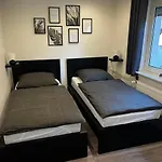 Am Dillich - Hunde Willkommen - Eigener Eingezaeunter Garten - Ruhige Lage Borken (Hessen)