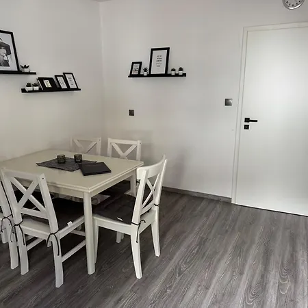 Am Dillich - Ruhige Lage - Eigener Garten - Direkt Neben Einem Natursee Apartment